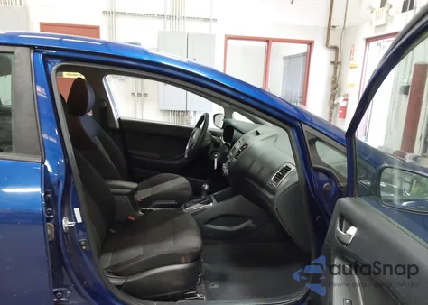 2018 Kia Forte Lx z USA, uszkodzony, nr VIN 3KPFK4A74JE252897